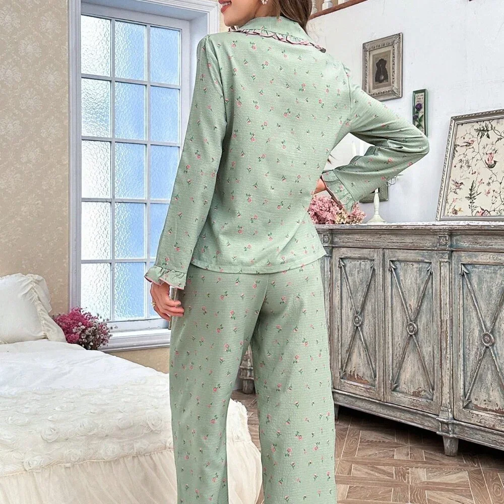Green Romantic Women's Ditsy Floral Pajama Set
